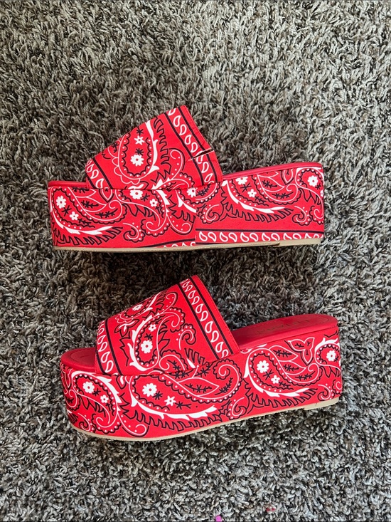 Liliana Shoes - 🆕 Red Paisley Platform Slide Sandals - Women
